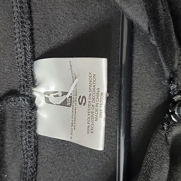 NWOT Chicago Bulls NBA Velour Zipper Jacket Size S - Picture 2 of 4